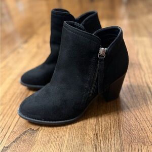 TOP Moda Black Ankle Booties